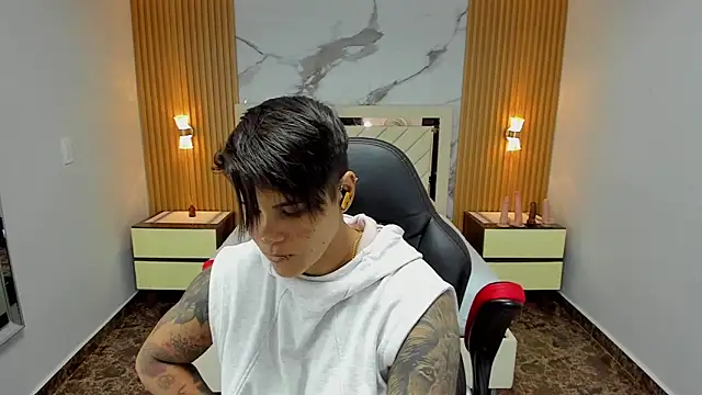 Snapshot of KAROLLJONES1 chatting on November 16, 7:08 pm KAROLLJONES1 online show from November 16, 7:08 pm