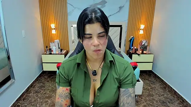 KAROLLJONES1 online show from January 10, 7:26 pm