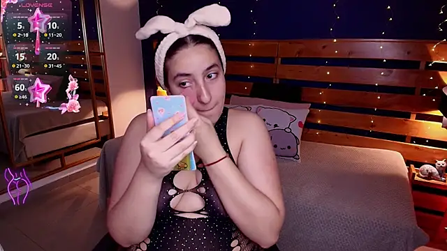 Snapshot of ambar_lover chatting on September 13, 8:08 pm ambar lover online show from September 13, 8:08 pm