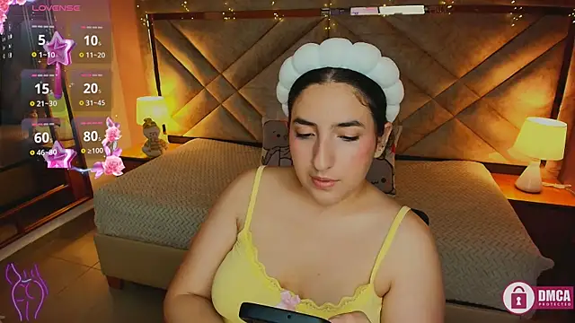 Snapshot of ambar_lover chatting on December 5, 4:32 am ambar lover online show from December 5, 4:32 am