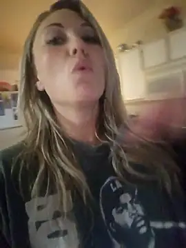 Snapshot of Barbie2359 chatting on October 6, 3:20 pm Barbie2359 online show from October 6, 3:20 pm