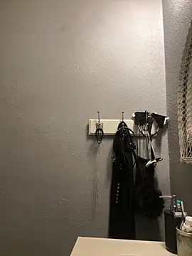 Snapshot of goddessmissmia chatting on October 8, 5:21 pm goddessmissmia online show from October 8, 5:21 pm