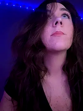 Snapshot of goddessmissmia chatting on October 22, 9:47 pm goddessmissmia online show from October 22, 9:47 pm