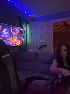 Snapshot of goddessmissmia chatting on October 28, 8:33 pm goddessmissmia online show from October 28, 8:33 pm