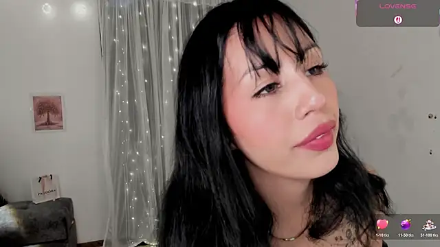 Miss Charlottet online show from November 20, 8:08 pm