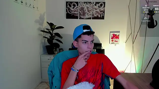 Snapshot of Room_69x chatting on November 2, 3:31 am Room 69x online show from November 2, 3:31 am