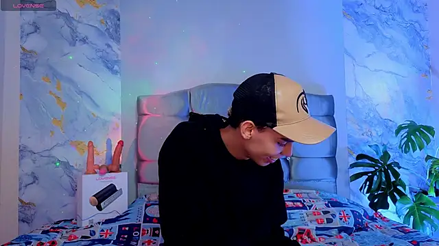 Room 69x online show from April 15, 12:56 pm