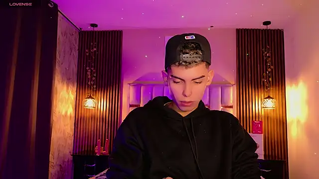 Room 69x online show from April 22, 1:12 pm