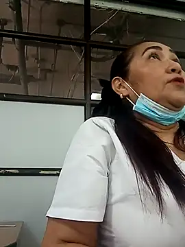 Snapshot of linda_luna29 chatting on November 10, 8:08 pm linda luna29 online show from November 10, 8:08 pm