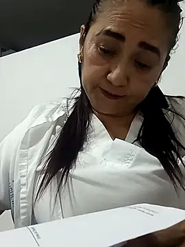 Snapshot of linda_luna29 chatting on November 13, 11:25 pm linda luna29 online show from November 13, 11:25 pm