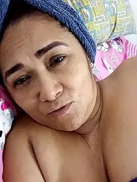 Snapshot of linda_luna29 chatting on December 4, 5:17 am linda luna29 online show from December 4, 5:17 am