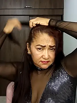 Snapshot of linda_luna29 chatting on December 14, 7:36 am linda luna29 online show from December 14, 7:36 am