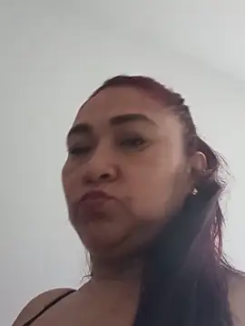 Snapshot of linda_luna29 chatting on May 18, 8:47 pm linda luna29 online show from May 18, 8:47 pm
