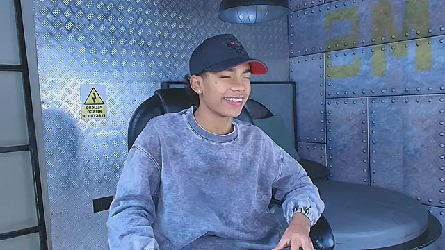 AlanCutee online show from September 29, 11:37 am