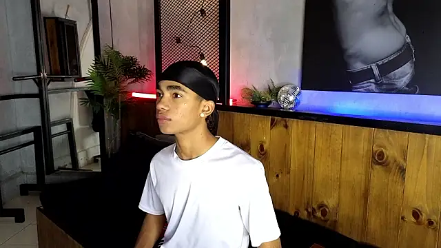 AlanCutee online show from March 10, 11:59 am