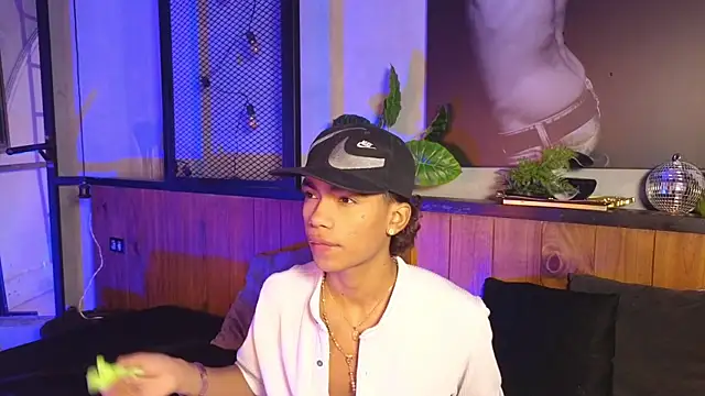 AlanCutee online show from April 23, 12:29 pm