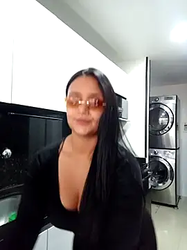 Esmeralda333 online show from October 17, 12:30 pm