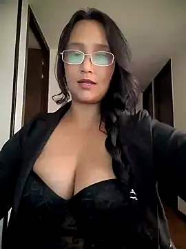 Esmeralda333 online show from August 5, 1:03 pm