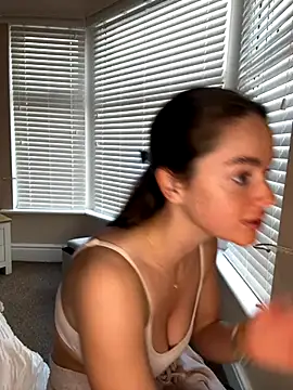 Mollyloverxo online show from October 9, 7:50 am