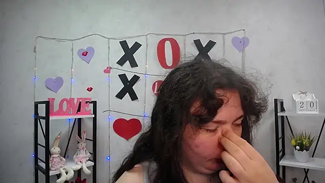 Snapshot of NeonilaLisova chatting on September 20, 5:19 am NeonilaLisova online show from September 20, 5:19 am