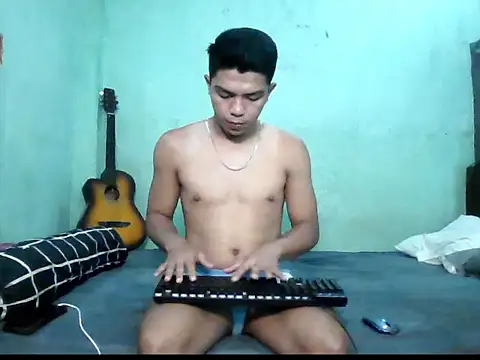 Snapshot of Hunky_paul chatting on May 22, 5:14 am Hunky paul online show from May 22, 5:14 am