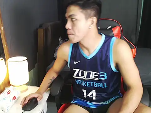Snapshot of Hunky_paul chatting on June 6, 4:33 pm Hunky paul online show from June 6, 4:33 pm