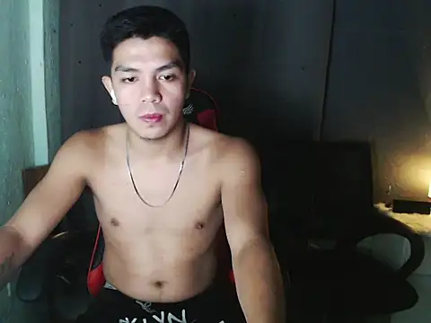 Snapshot of Hunky_paul chatting on July 6, 6:32 pm Hunky paul online show from July 6, 6:32 pm
