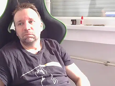 kristianss08 online show from April 14, 8:20 am