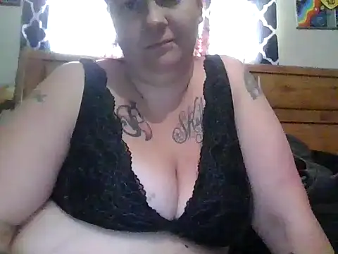 ThickkkMama420 online show from May 6, 10:59 pm