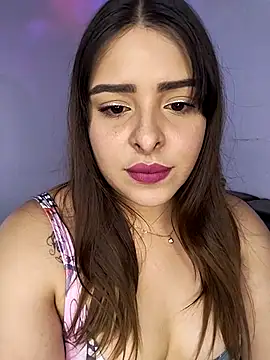 Nahomy cm online show from October 9, 8:40 pm