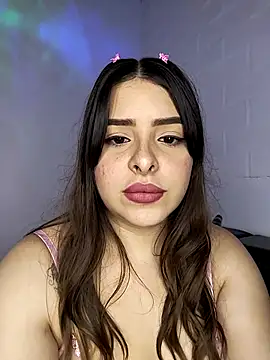 Nahomy cm online show from December 5, 8:38 pm