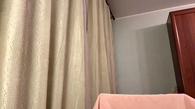 Adel strongwoman online show from April 24, 7:16 pm