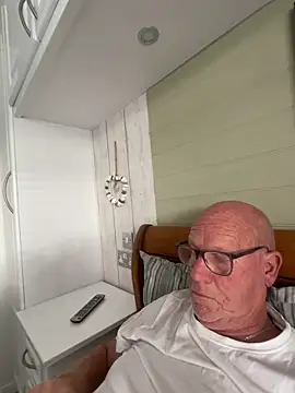 philefc online show from October 4, 8:45 am