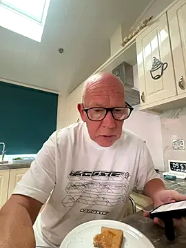 philefc online show from November 4, 8:57 am