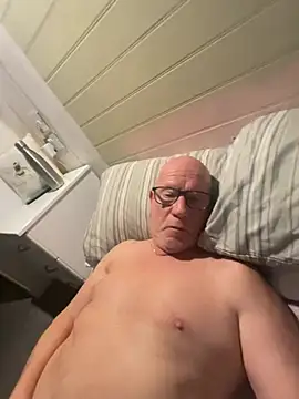 Snapshot of philefc chatting on January 15, 10:24 pm philefc online show from January 15, 10:24 pm