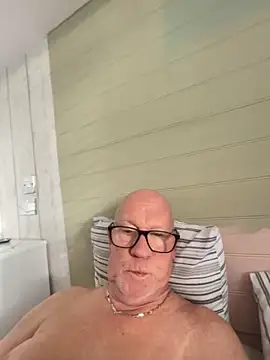 Snapshot of philefc chatting on February 12, 9:15 am philefc online show from February 12, 9:15 am