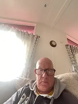 Snapshot of philefc chatting on February 23, 12:24 pm philefc online show from February 23, 12:24 pm