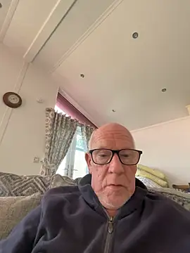 Snapshot of philefc chatting on March 4, 4:35 pm philefc online show from March 4, 4:35 pm