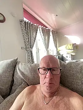 Snapshot of philefc chatting on March 5, 9:38 am philefc online show from March 5, 9:38 am