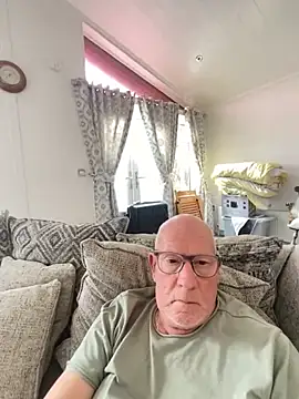 Snapshot of philefc chatting on March 9, 12:42 pm philefc online show from March 9, 12:42 pm