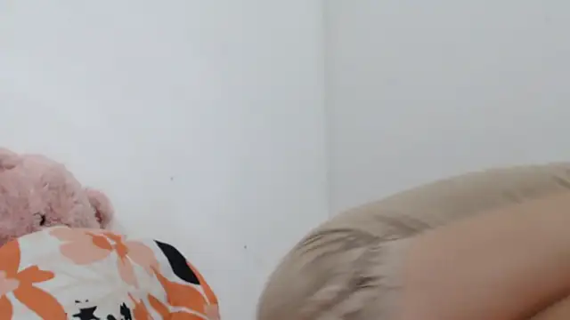 Dolly Peach  online show from March 27, 12:27 pm