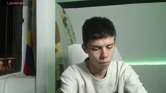 Snapshot of JhoanVelezModel chatting on October 22, 2:56 am JhoanVelezModel online show from October 22, 2:56 am