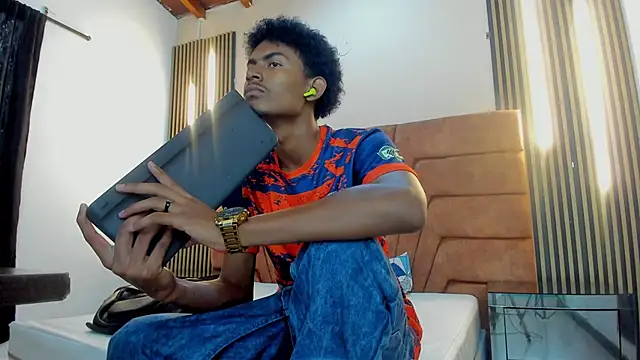 FYKMOR 1 online show from December 5, 7:43 pm