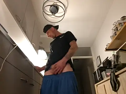 kompiee online show from November 21, 12:43 am