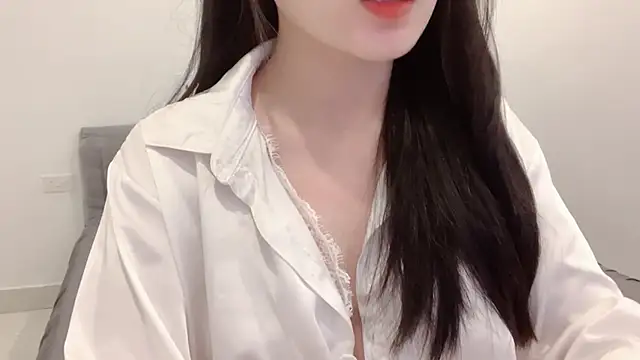 Snapshot of ___Lily___ chatting on June 17, 4:30 pm Lily online show from June 17, 4:30 pm
