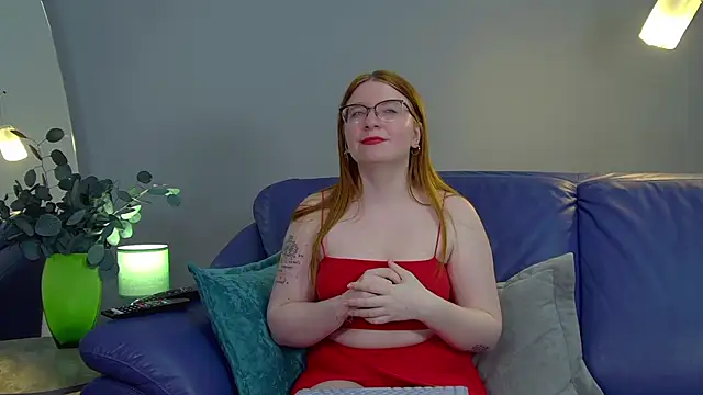 Snapshot of AliceAllisons chatting on September 9, 6:29 pm AliceAllisons online show from September 9, 6:29 pm