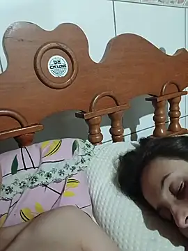 Snapshot of thequestiontrad chatting on December 2, 7:03 am thequestiontrad online show from December 2, 7:03 am