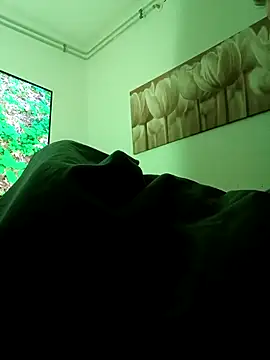 Snapshot of handsome8inchh chatting on November 19, 12:21 am handsome8inchh online show from November 19, 12:21 am