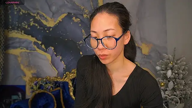 Snapshot of Yen_Star chatting on February 26, 8:19 pm Yen Star online show from February 26, 8:19 pm