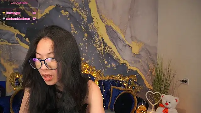 Snapshot of Yen_Star chatting on March 7, 8:39 pm Yen Star online show from March 7, 8:39 pm